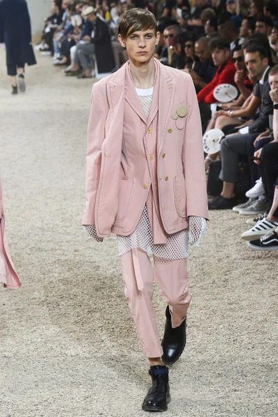 Look 32